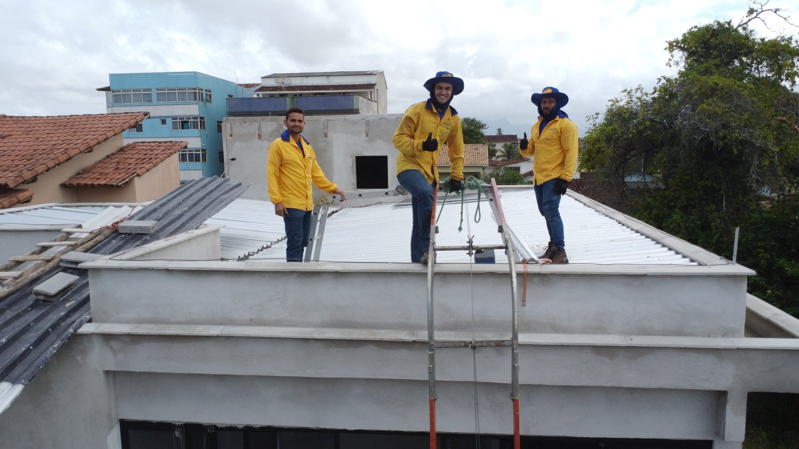 Equipe de engenharia da GreenFlex Solar